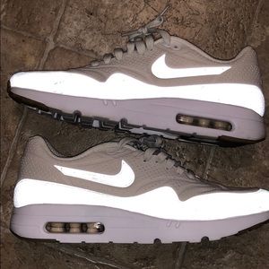 NIKE AIR MAX 1 ULTRA MOIRE MENS SIZE 9